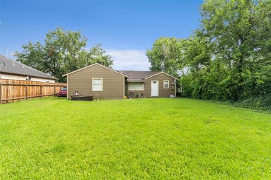 13529 Boise St, Houston, TX 77015 - photo 7