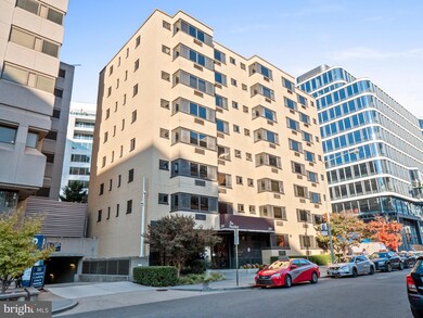 The President Condo unit 709, Washington, DC 20037 - photo 6