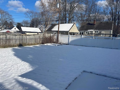 1337 Carolina, Marysville, MI 48040 - photo 4