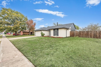 4809 Trailwood Dr, Grand Prairie, TX 75052 - photo 3