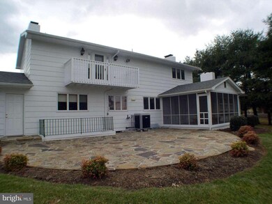 104 N Whissen St, Edinburg, VA 22824 - photo 4