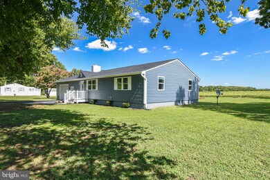 706 Lakeview Dr, Colonial Beach, VA 22443 - photo 2