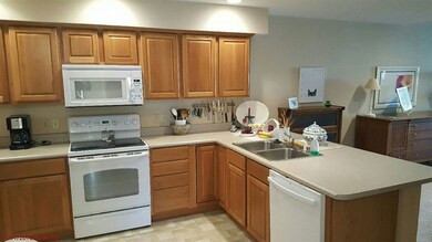 1417 Asbury Ln, Waterloo, IA 50701 - photo 3