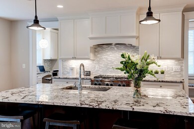 1221 Kelley St SW, Vienna, VA 22180 - photo 7