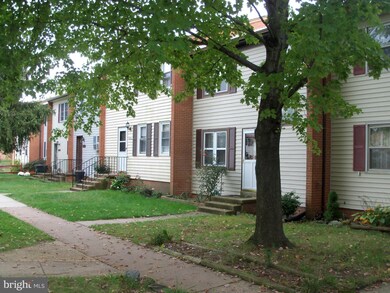 8249 Wycliffe Ct, Manassas, VA 20109 - photo 2