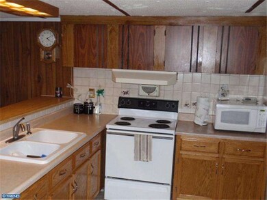 237 Lexington Dr, Hereford, PA 18056 - photo 6