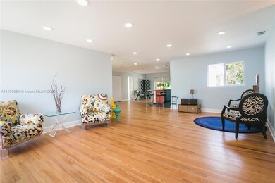 Living Room/sitting room