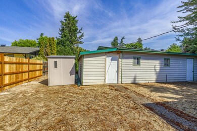 4163 Carlton Ave, Central Point, OR 97502 - photo 5