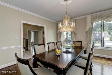 9812 Tibron Ct, Potomac, MD 20854 - photo 7