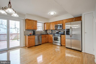 13543 Deerwater Dr, Germantown, MD 20874 - photo 7