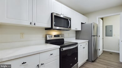 302 Baughmans Ln unit E, Frederick, MD 21702 - photo 2