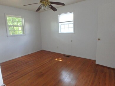 405 Maple St, Jacksonville, NC 28540 - photo 7