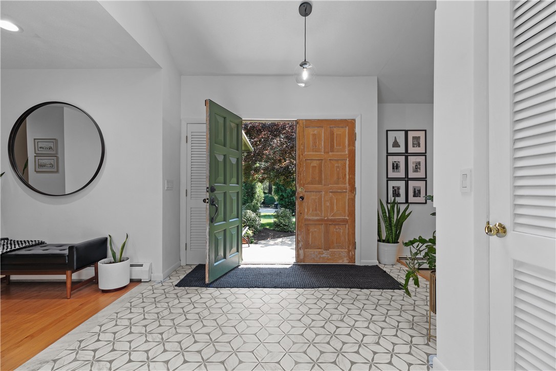 10 Gilbert Stuart Dr, East Greenwich, RI 02818 - photo 4