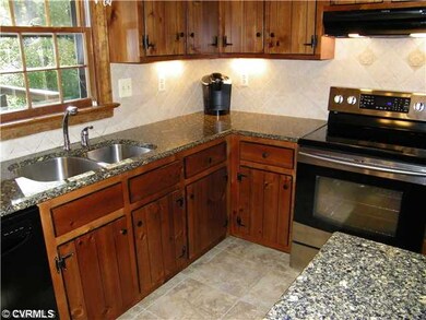Kitchen - Upgraded with Quartz Counters, Dura Cera