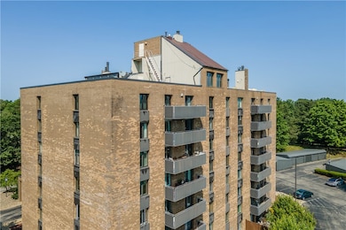 820 E Beau St unit 6J, Washington, PA 15301 - photo 2