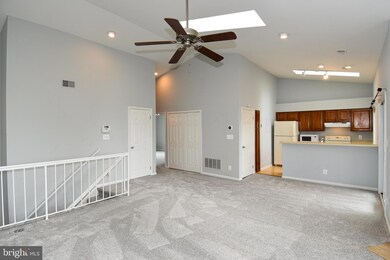 4056 Grays Pointe Ct unit 4056C, Fairfax, VA 22033 - photo 5