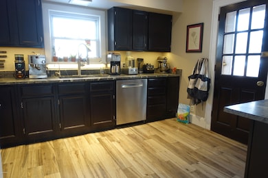 Kitchen 4