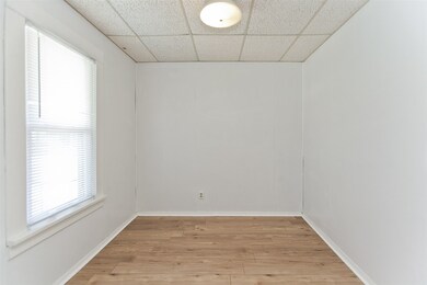 1611 13th Ave SE, Cedar Rapids, IA 52401 - photo 5