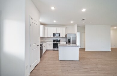 346 Friesian Ct, Alvin, TX 77511 - photo 2