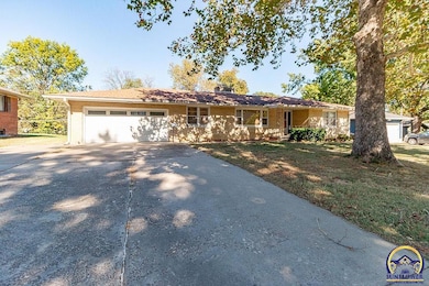 1608 SW 26th St, Topeka, KS 66611 - photo 4