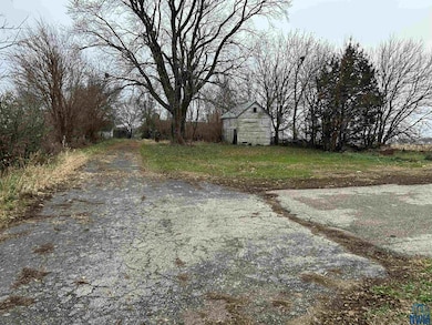 400 W 3rd St, Aurelia, IA 51005 - photo 3