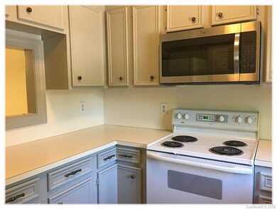 201 Ramsey Ct, Statesville, NC 28677 - photo 3