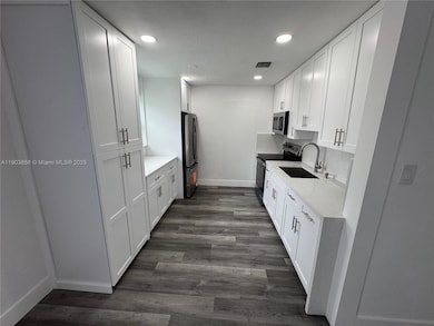 5611 SW 38th St, Davie, FL 33314 - photo 2