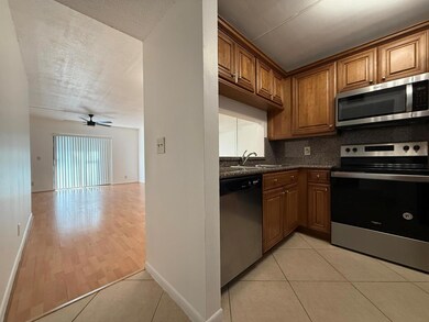 6820 Palmetto Cir S unit 1030, Boca Raton, FL 33433 - photo 2
