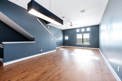 7650 Springhill St unit 704, Houston, TX 77021 - photo 6