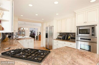 12211 Lake James Dr, Herndon, VA 20171 - photo 4