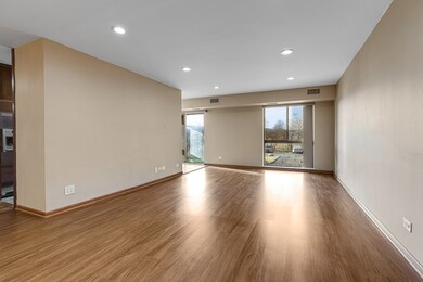 600 Naples Ct unit 105, Glenview, IL 60025 - photo 5