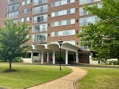 Continental Tower unit 302, Chattanooga, TN 37405 - photo 3