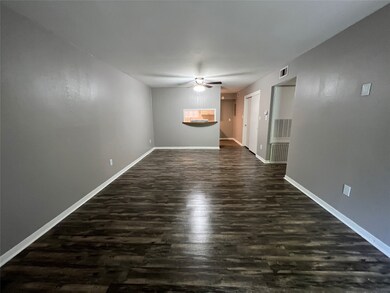 2400 5th St unit 2, Bay City, TX 77414 - photo 2