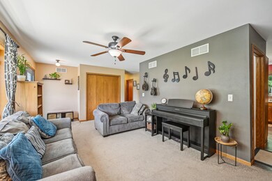 302 Rose St, Belleville, WI 53508 - photo 6