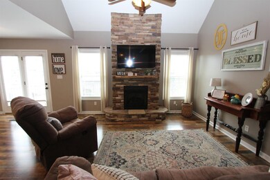 3004 Blake Dr, Lawrenceburg, KY 40342 - photo 6