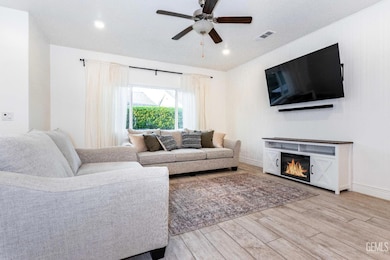 9004 Village Oaks Way, Shafter, CA 93263 - photo 6