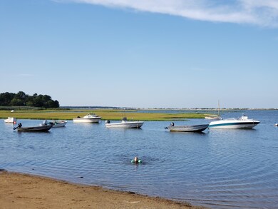 18 Pilgrim Rd, Edgartown, MA 02539 - photo 3