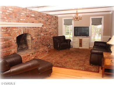 Den/Family/Great Room - Awesome Family Room with E