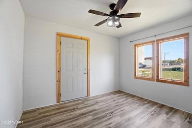 112 W Railroad St, Middle Point, OH 45863 - photo 5