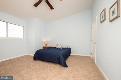 2006 Waters Edge Dr unit 6, Newark, DE 19702 - photo 5