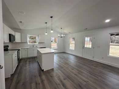 107 S Lee St, Chesnee, SC 29323 - photo 3