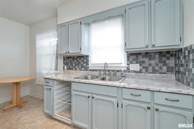 3408 N Marquette St, Davenport, IA 52806 - photo 5