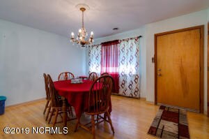 415 S Bennett St, Burgaw, NC 28425 - photo 7