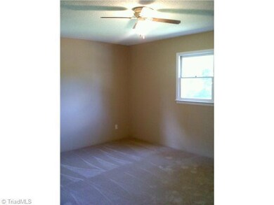 1038 Briles Dr, Asheboro, NC 27205 - photo 7