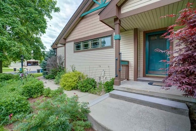 904 Foxboro Dr unit 904, Oregon, WI 53575 - photo 3