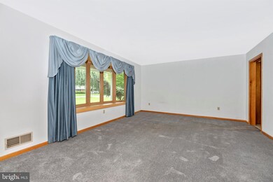 7914 Runnymeade Dr, Frederick, MD 21702 - photo 4