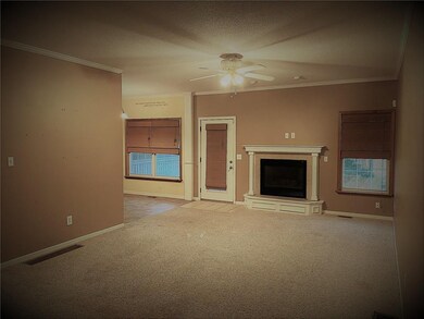 409 Hillcrest St, Lansing, KS 66043 - photo 5