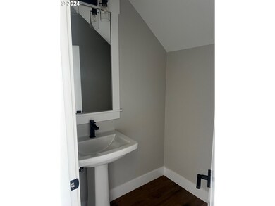 218 SW 18th Ave, Canby, OR 97013 - photo 4