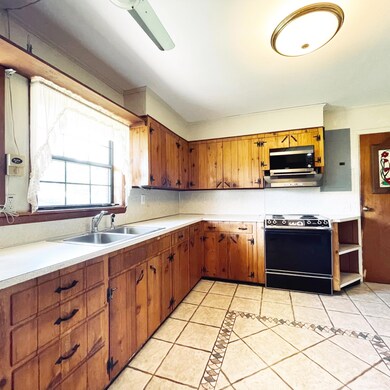 148 4th Ave, Crestview, FL 32539 - photo 6