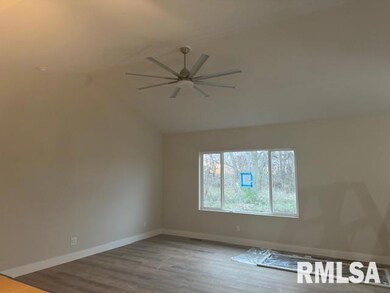 4906 Willow Cir, Davenport, IA 52806 - photo 4